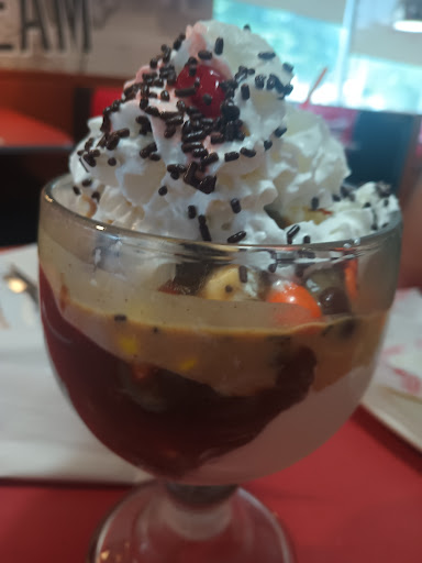 Photo of Friendly's - 408 Queen St, Southington, CT 06489