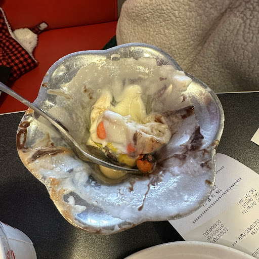 Photo of Friendly's - 408 Queen St, Southington, CT 06489