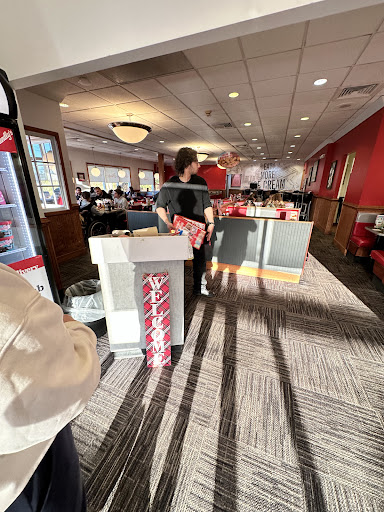 Photo of Friendly's - 3420 Berlin Tpke, Newington, CT 06111