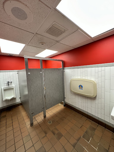 Photo of Friendly's - 3420 Berlin Tpke, Newington, CT 06111