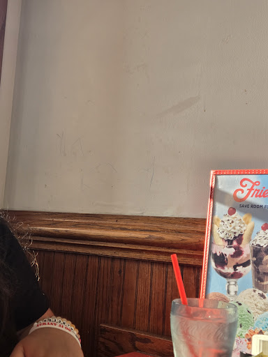 Photo of Friendly's - 3420 Berlin Tpke, Newington, CT 06111