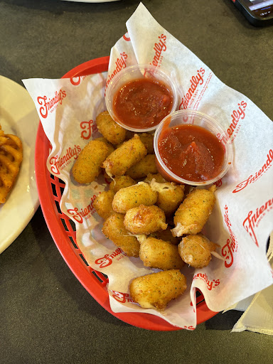 Photo of Friendly's - 3420 Berlin Tpke, Newington, CT 06111