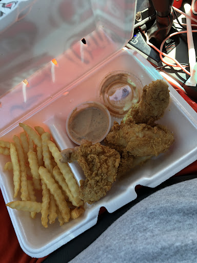 Photo of Raising Cane's Chicken Fingers - 1594 Highway 15N, Laurel, MS 39440