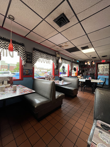 Photo of Sunnyside Diner - 639 Broadway, Lawrence, MA 01841