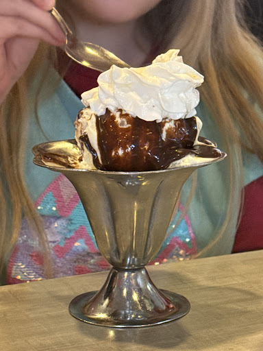 Photo of Friendly's - 1701 Quentin Rd, Lebanon, PA 17042