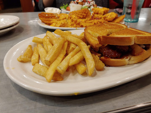 Photo of Friendly's - 1701 Quentin Rd, Lebanon, PA 17042