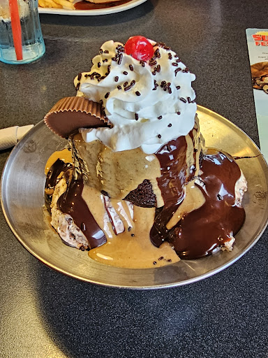 Photo of Friendly's - 1701 Quentin Rd, Lebanon, PA 17042