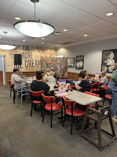 Photo of Friendly's - 1701 Quentin Rd, Lebanon, PA 17042