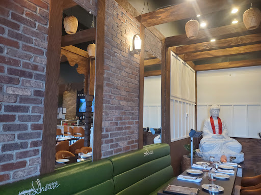 Photo of RoadHouse Momo & Grill - 44050 Ashburn Shopping Plz #151, Ashburn, VA 20147