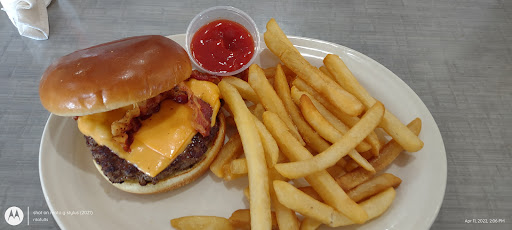 Photo of Friendly's - 647 Berlin - Cross Keys Rd, Sicklerville, NJ 08081