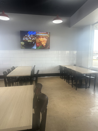 Photo of Holy Buckets Halal Chicken & Pizza - 507 E Roosevelt Rd, Lombard, IL 60148