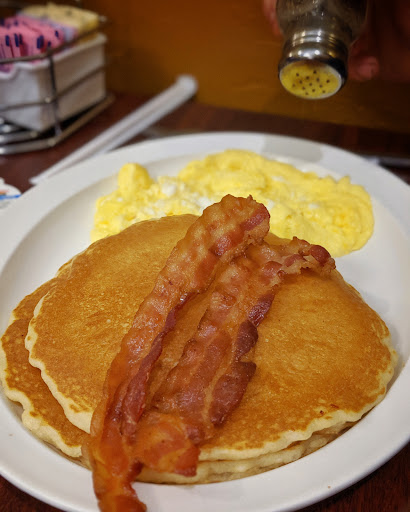 Photo of Mahomet Family Restaurant - 1002 Commercial Dr, Mahomet, IL 61853