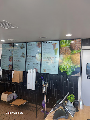 Photo of Middle Eats - 15067 Eureka Rd, Southgate, MI 48195