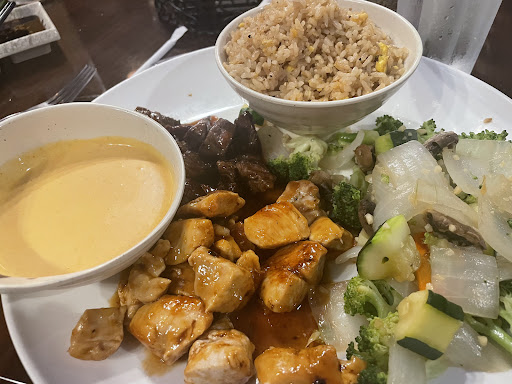 Photo of Fujiyama Japanese Steakhouse (Mattoon) - 1320 Broadway Ave E E, Mattoon, IL 61938