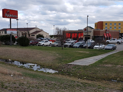 Photo of Applebee's Grill + Bar - 2280 E Kansas Ave, McPherson, KS 67460
