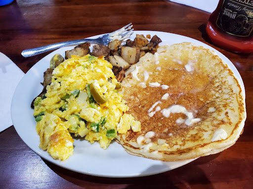 Photo of 5 Loaves Country Kitchen - 900 W Kansas Ave, McPherson, KS 67460