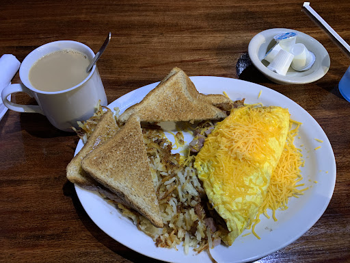 Photo of 5 Loaves Country Kitchen - 900 W Kansas Ave, McPherson, KS 67460