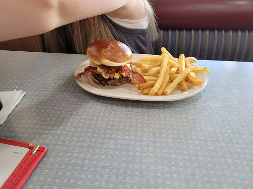 Photo of Friendly's - 4601 High Pointe Blvd, Harrisburg, PA 17111