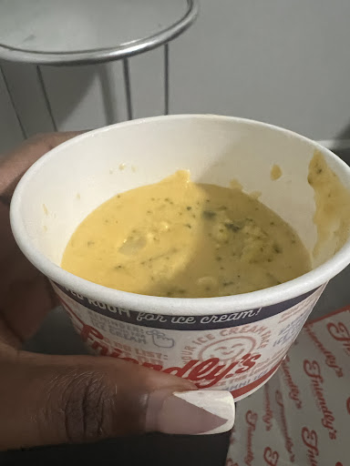 Photo of Friendly's - 4601 High Pointe Blvd, Harrisburg, PA 17111