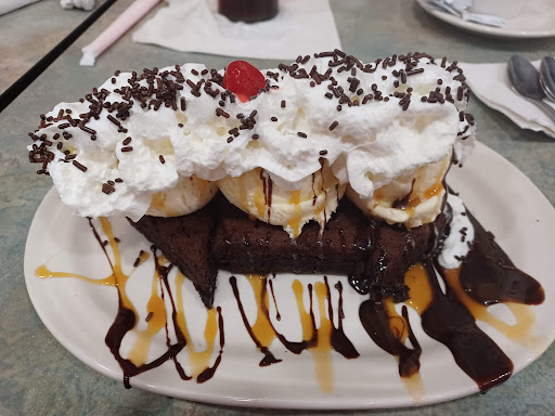 Photo of Friendly's - 4601 High Pointe Blvd, Harrisburg, PA 17111