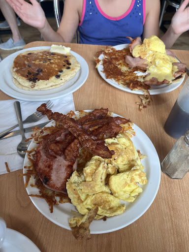 Photo of Roz’s Diner - 3995 E Rosebush Rd, Rosebush, MI 48878