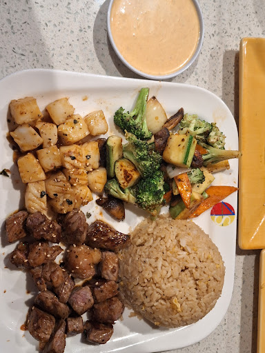 Photo of Fujiyama Japanese Steakhouse & Sushi - 1001 US-62 BUS, Mountain Home, AR 72653