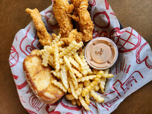 Photo of Raising Cane's Chicken Fingers - 409 Keyser Ave, Natchitoches, LA 71457