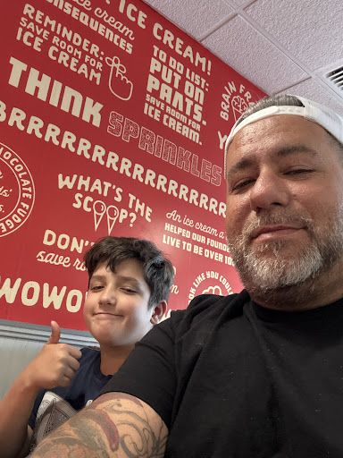 Photo of Friendly's - 307 State Rd, North Dartmouth, MA 02747