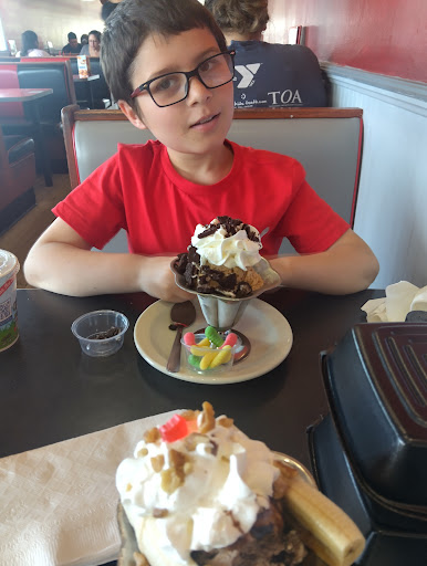 Photo of Friendly's - 307 State Rd, North Dartmouth, MA 02747