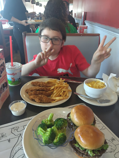 Photo of Friendly's - 307 State Rd, North Dartmouth, MA 02747