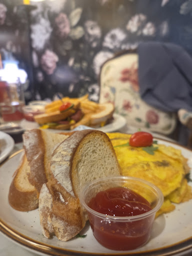 Photo of Pistachio Cafe - 911 Whalley Ave, New Haven, CT 06515