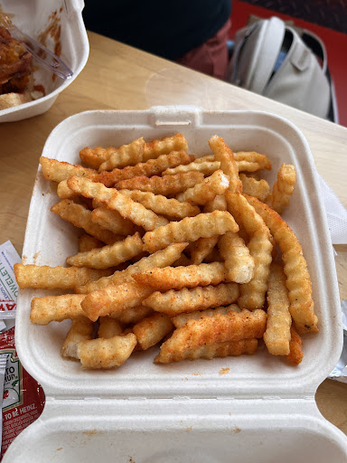 Photo of Dave's Hot Chicken - 619 W Main Rd, Middletown, RI 02842