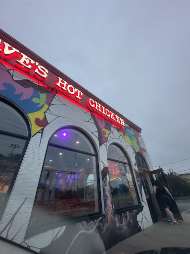 Photo of Dave's Hot Chicken - 619 W Main Rd, Middletown, RI 02842