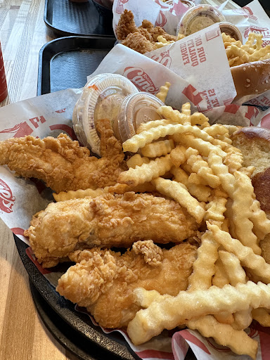 Photo of Raising Cane's Chicken Fingers - 1150 S 13th St, Norfolk, NE 68701