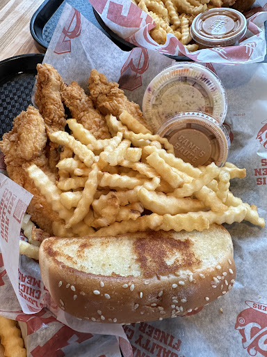 Photo of Raising Cane's Chicken Fingers - 1150 S 13th St, Norfolk, NE 68701