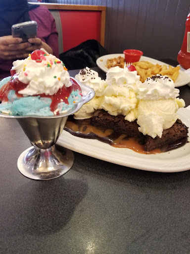 Photo of Friendly's - 70080 Sills Rd, Medford, NY 11763
