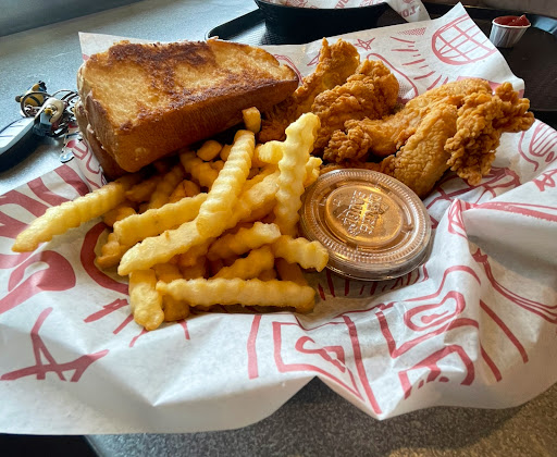 Photo of Raising Cane's Chicken Fingers - 1304 S Jeffers St, North Platte, NE 69101
