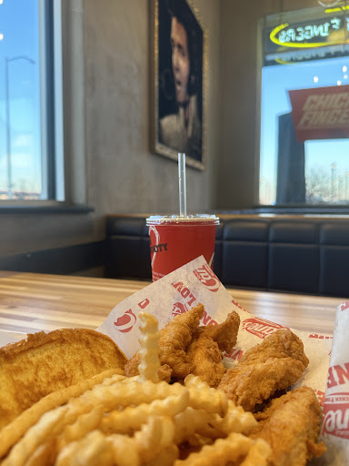 Photo of Raising Cane's Chicken Fingers - 1304 S Jeffers St, North Platte, NE 69101