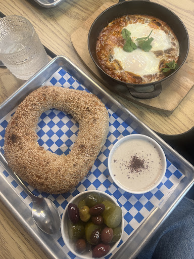 Photo of Gveenah - 844 Farmington Ave, West Hartford, CT 06119