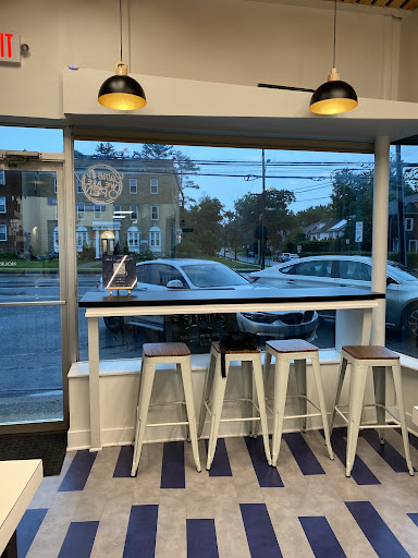 Photo of Gveenah - 844 Farmington Ave, West Hartford, CT 06119