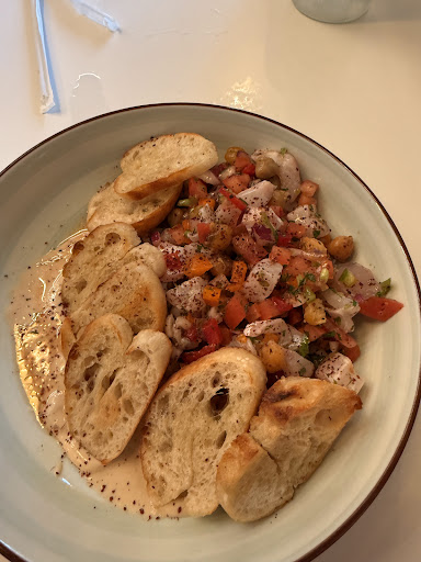 Photo of Gveenah - 844 Farmington Ave, West Hartford, CT 06119