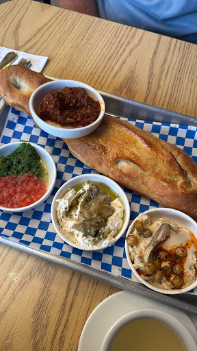 Photo of Gveenah - 844 Farmington Ave, West Hartford, CT 06119