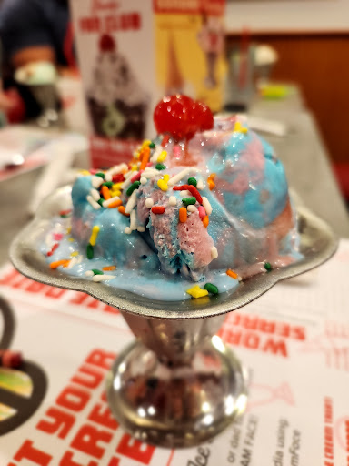 Photo of Friendly's - 105 W Town St, Norwich, CT 06360