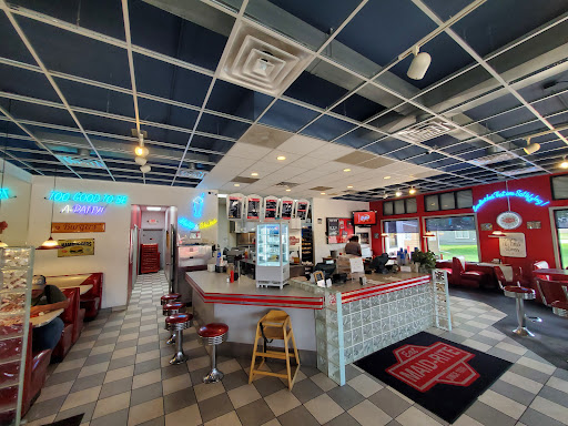 Photo of Maid-Rite - 902 A Ave W Apt B, Oskaloosa, IA 52577