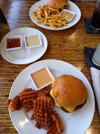 Photo of Elmhurst Grille - 2214 S 11th St, Oskaloosa, IA 52577