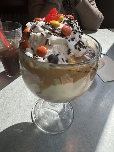 Photo of Friendly's - 4189 Mountain Rd, Pasadena, MD 21122