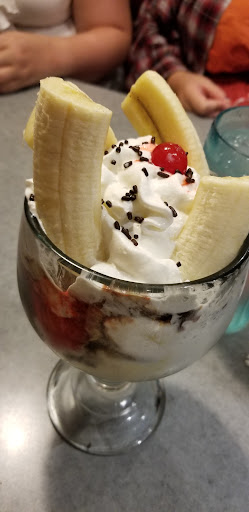 Photo of Friendly's - 4189 Mountain Rd, Pasadena, MD 21122