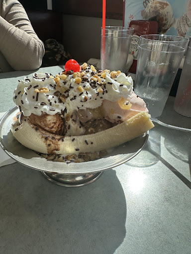 Photo of Friendly's - 4189 Mountain Rd, Pasadena, MD 21122