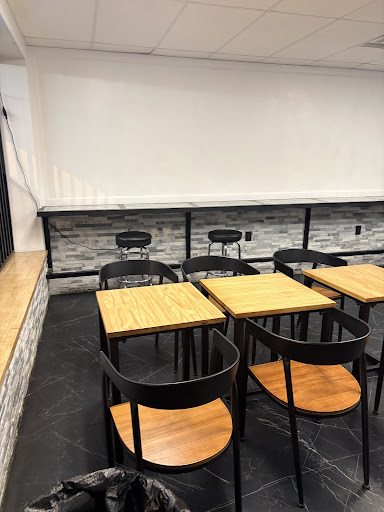 Photo of Maryams Halal Taste of New York - 1600 Oakland Park Ave, Columbus, OH 43224