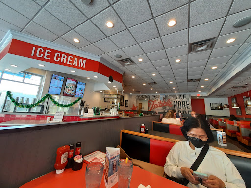 Photo of Friendly's - 100 Premium Outlets Dr, Blackwood, NJ 08012